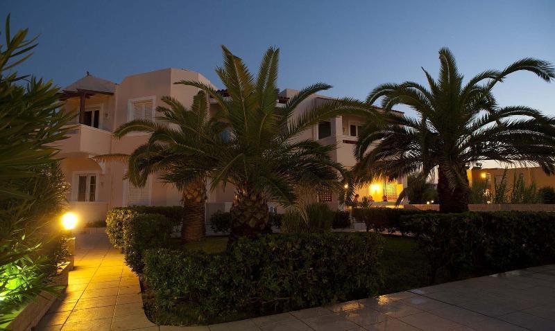 Hotel Caretta Beach Jeráni Haníon Kültér fotó